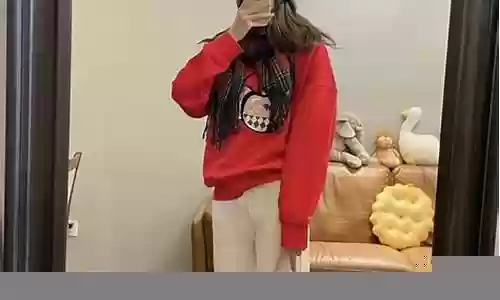 红色卫衣怎么搭配阵容插图